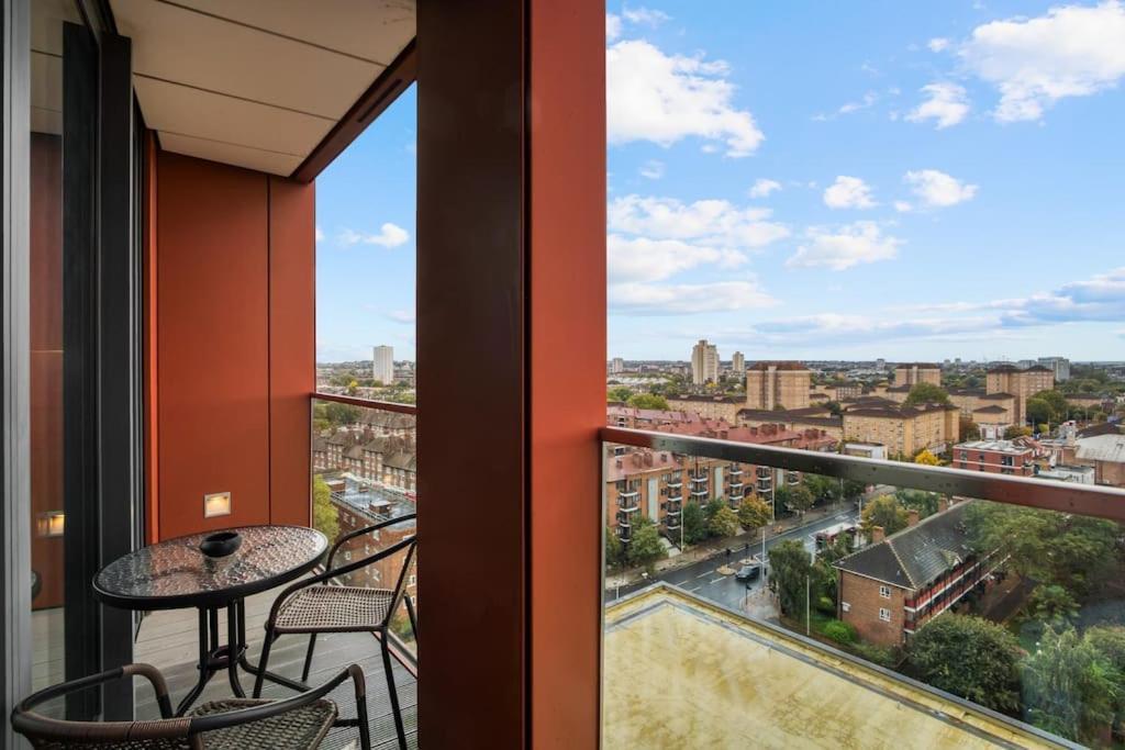 2 Bed & 2 Bath Next To Nine Elms Station - Zone 1 Apartamento *
