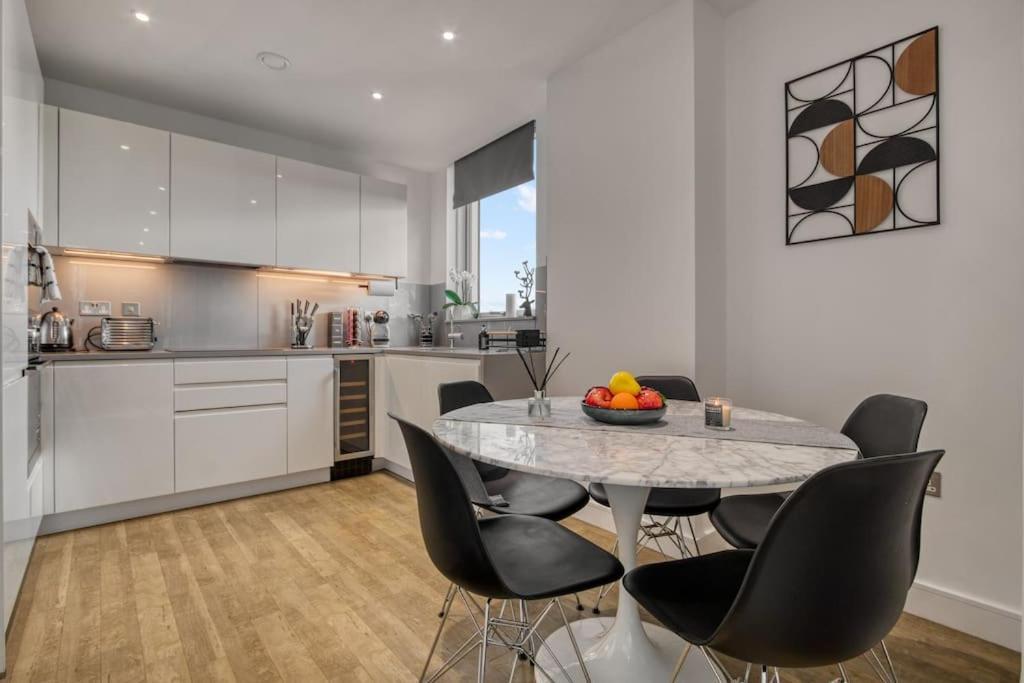 Apartamento 2 Bed & 2 Bath Next To Nine Elms Station - Zone 1 Londres