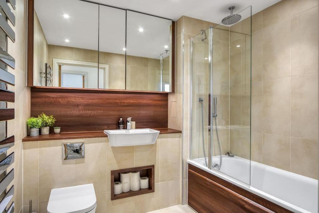 2 Bed & 2 Bath Next To Nine Elms Station - Zone 1 Apartamento Londres
