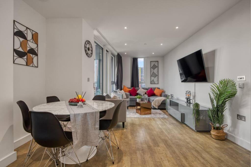 Apartamento 2 Bed & 2 Bath Next To Nine Elms Station - Zone 1